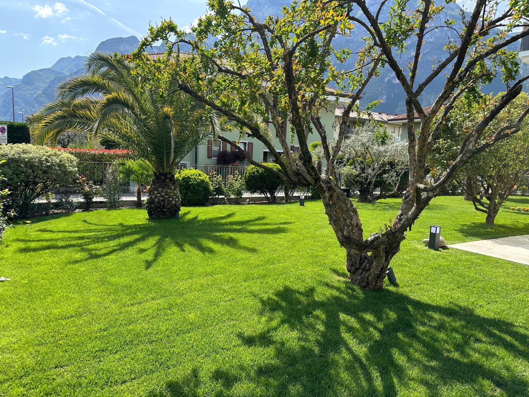 Residence Villa Dalila - Appartamento Dalila Riva del Garda Exterior foto